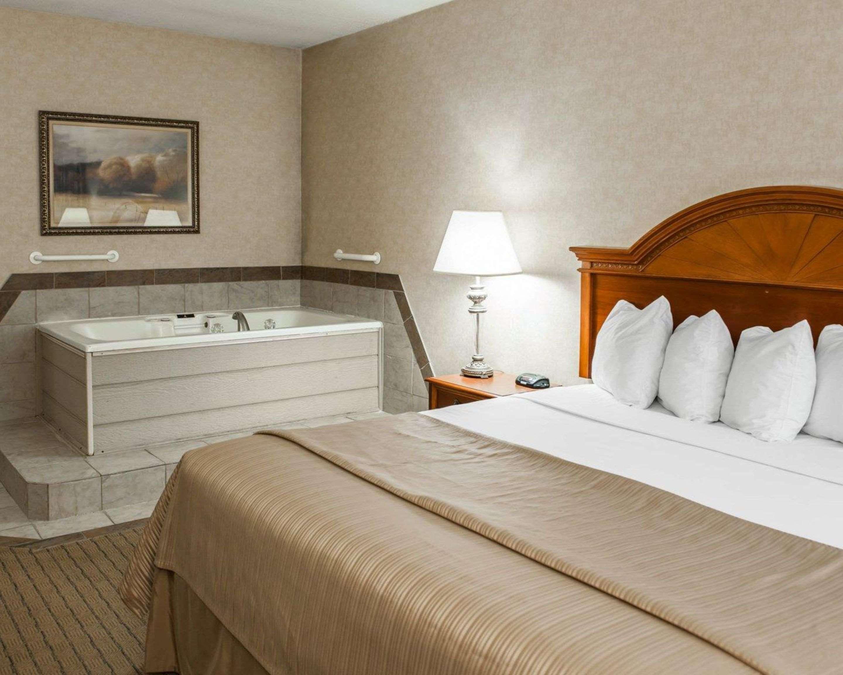 Quality Inn Castleton Kültér fotó