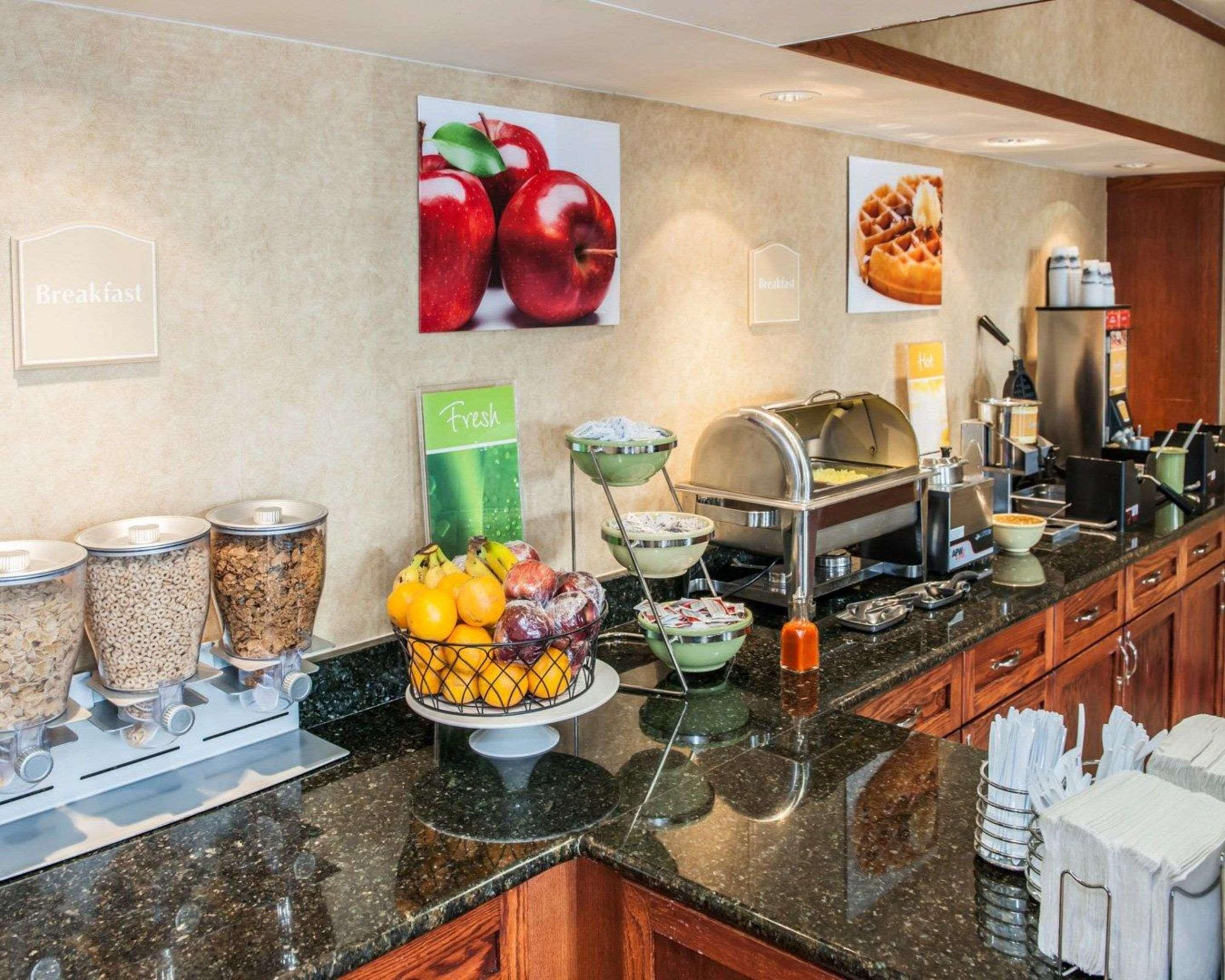 Quality Inn Castleton Kültér fotó