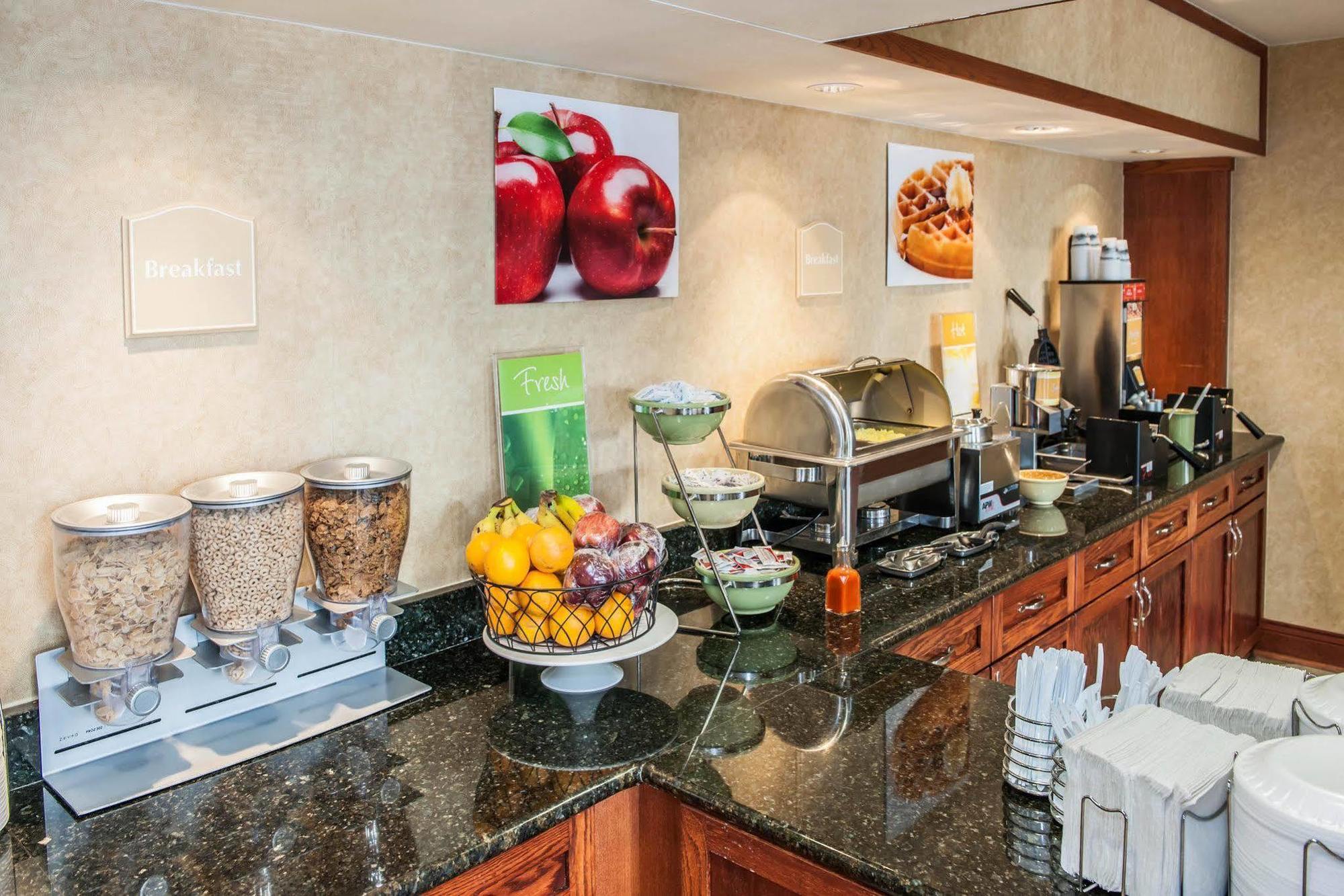 Quality Inn Castleton Kültér fotó